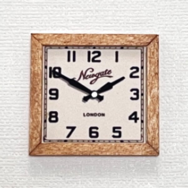 画像1: 壁掛け時計(レトロ/木枠） (1)